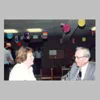 080-2129 8. Treffen vom 3.-5. September 1993 in Loehne - Walter Korsch mit Tochter Ilse. Er ist mit seinen 88 Jahren noch immer sehr aktiv.JPG